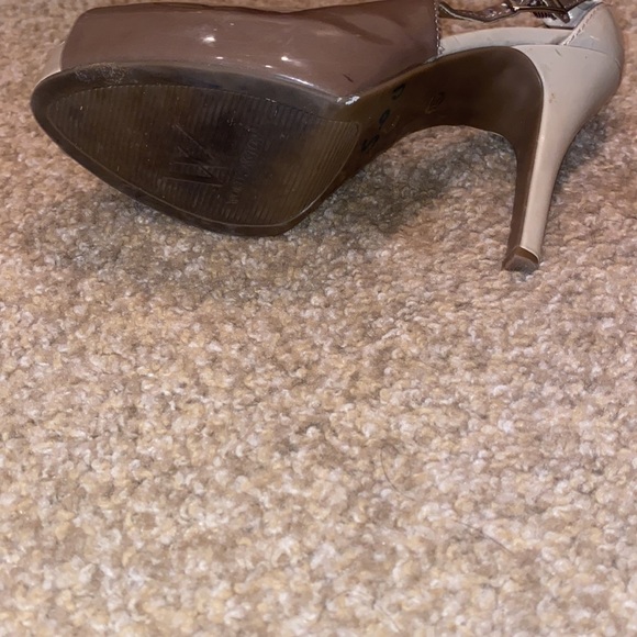 Worthington High Heel Shoe Size 8 Left Shoe - Picture 6 of 10